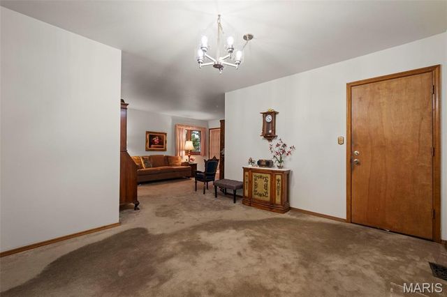 1316 Holgate Drive F1, Ballwin, MO 63021