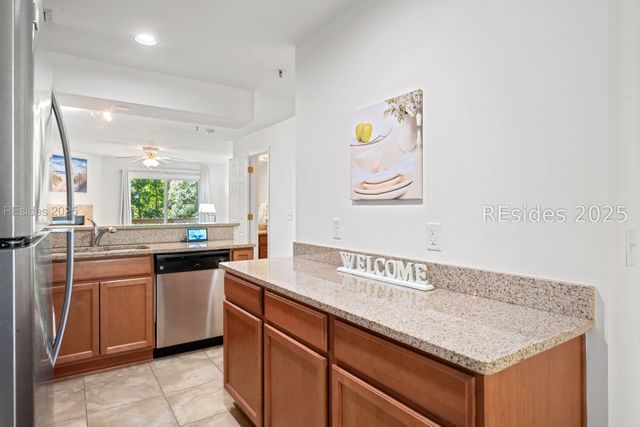 50 Yacht Cove Dr Apt 324, Hilton Head Island, SC 29928