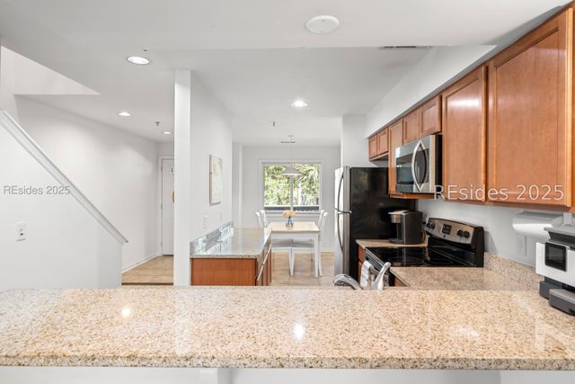 50 Yacht Cove Dr Apt 324, Hilton Head Island, SC 29928