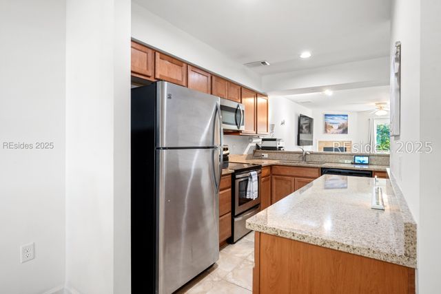 50 Yacht Cove Dr Apt 324, Hilton Head Island, SC 29928