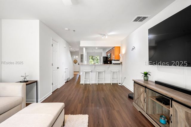 50 Yacht Cove Dr Apt 324, Hilton Head Island, SC 29928