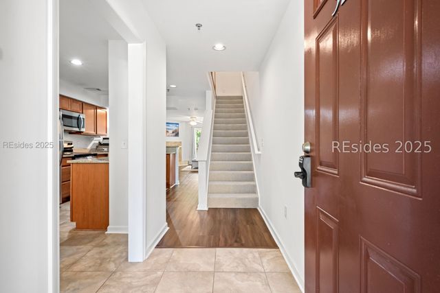 50 Yacht Cove Dr Apt 324, Hilton Head Island, SC 29928