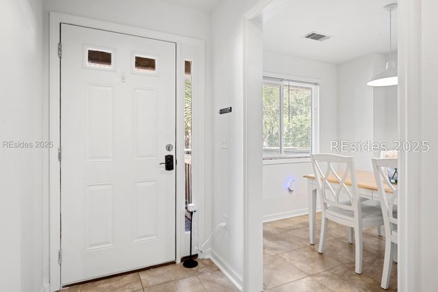 50 Yacht Cove Dr Apt 324, Hilton Head Island, SC 29928