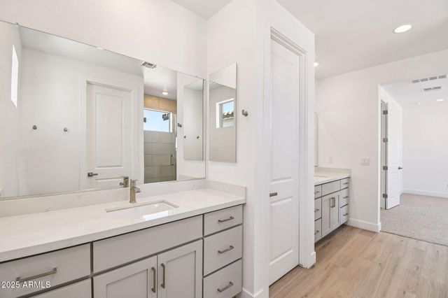 10450 E UPTON Avenue, Mesa, AZ 85212