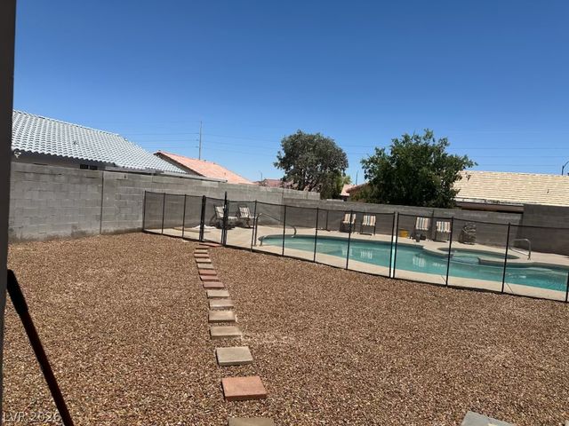 5326 Sun Meadow Court, North Las Vegas, NV 89031