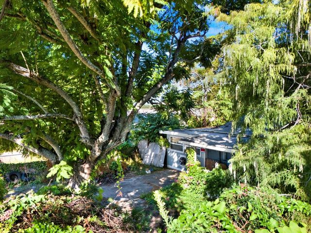 2221 28TH AVENUE N, St Petersburg, FL 33713