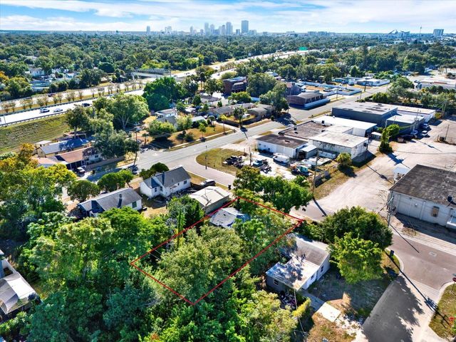 2221 28TH AVENUE N, St Petersburg, FL 33713