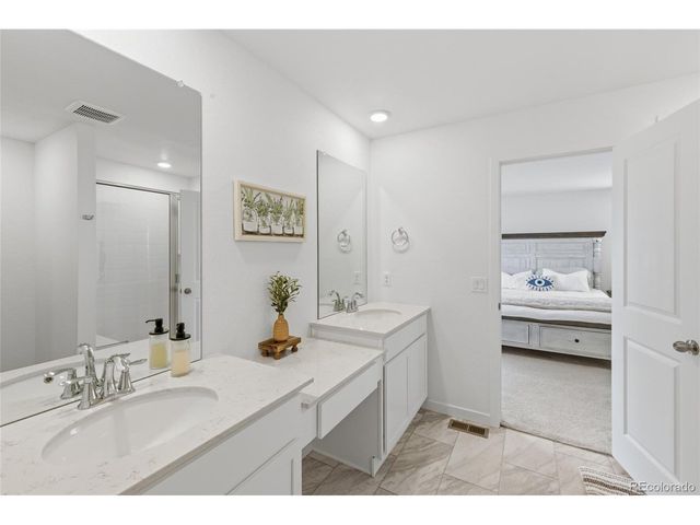 46538 Sunrise Ct, Bennett, CO 80102