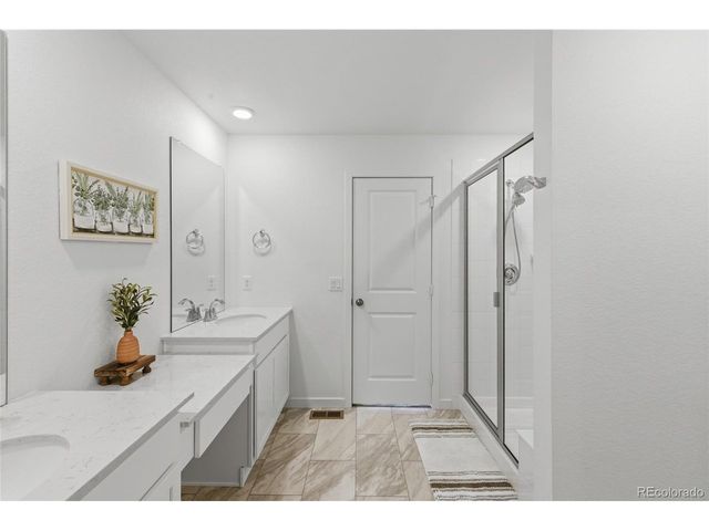 46538 Sunrise Ct, Bennett, CO 80102