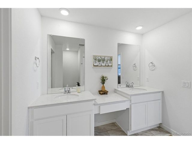 46538 Sunrise Ct, Bennett, CO 80102