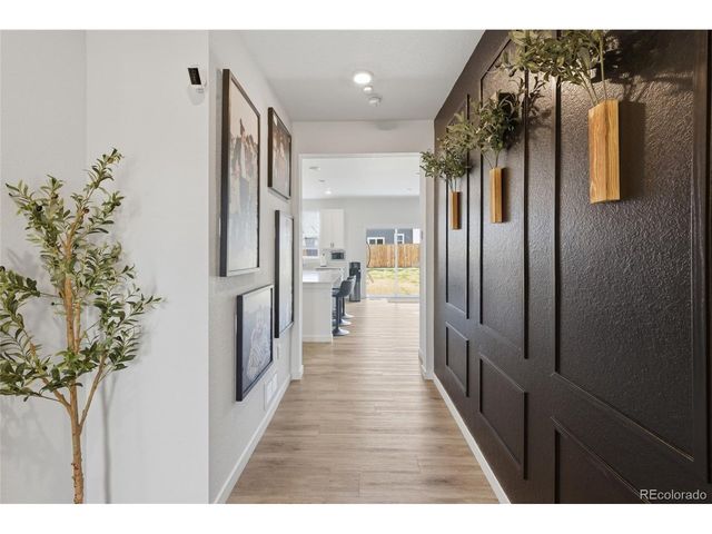 46538 Sunrise Ct, Bennett, CO 80102