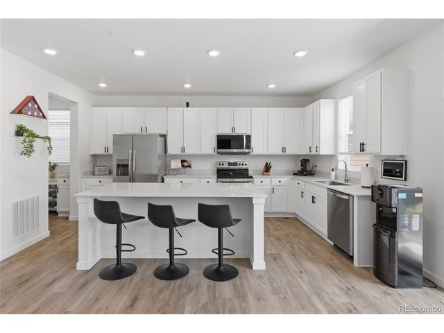 46538 Sunrise Ct, Bennett, CO 80102