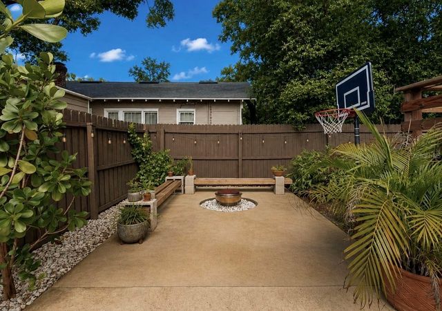 6702 N ELIZABETH STREET, Tampa, FL 33604