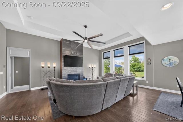 2034 Osprey, Troy, MI 48083