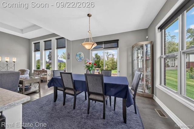 2034 Osprey, Troy, MI 48083
