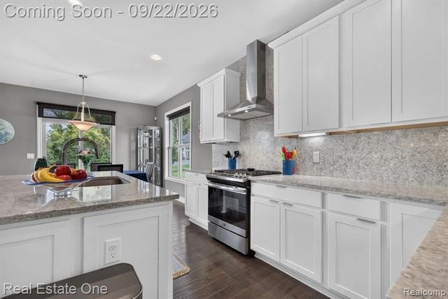 2034 Osprey, Troy, MI 48083