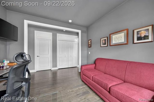 2034 Osprey, Troy, MI 48083