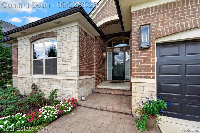 2034 Osprey, Troy, MI 48083