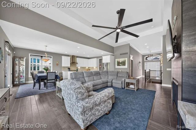 2034 Osprey, Troy, MI 48083