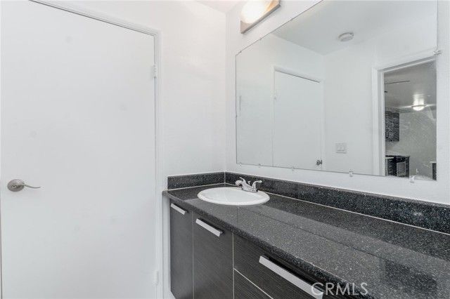 7254 Vassar Ave 308, Canoga Park (los Angeles), CA 91303