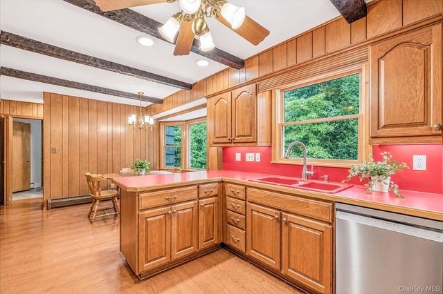 2 Jefferson Court, East Setauket, NY 11733