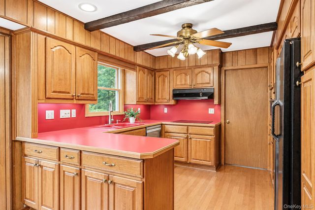 2 Jefferson Court, East Setauket, NY 11733