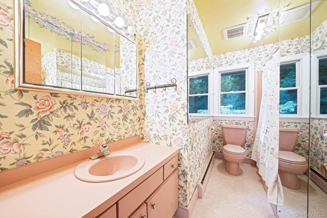 2 Jefferson Court, East Setauket, NY 11733