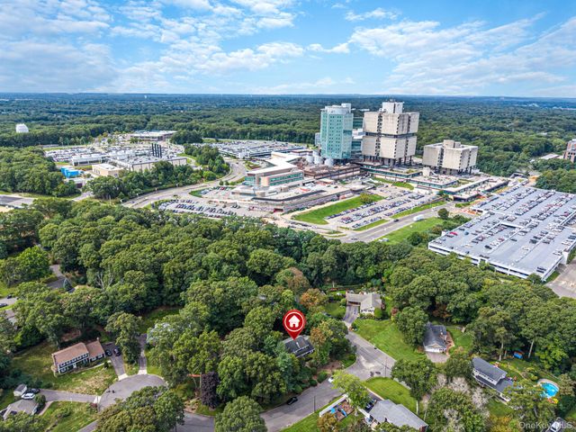 2 Jefferson Court, East Setauket, NY 11733