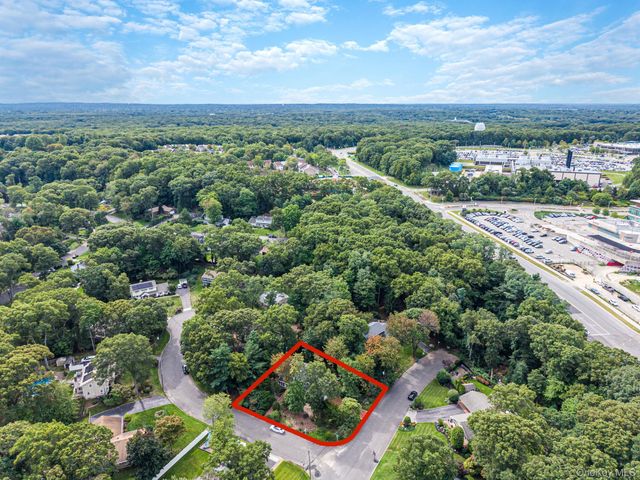 2 Jefferson Court, East Setauket, NY 11733