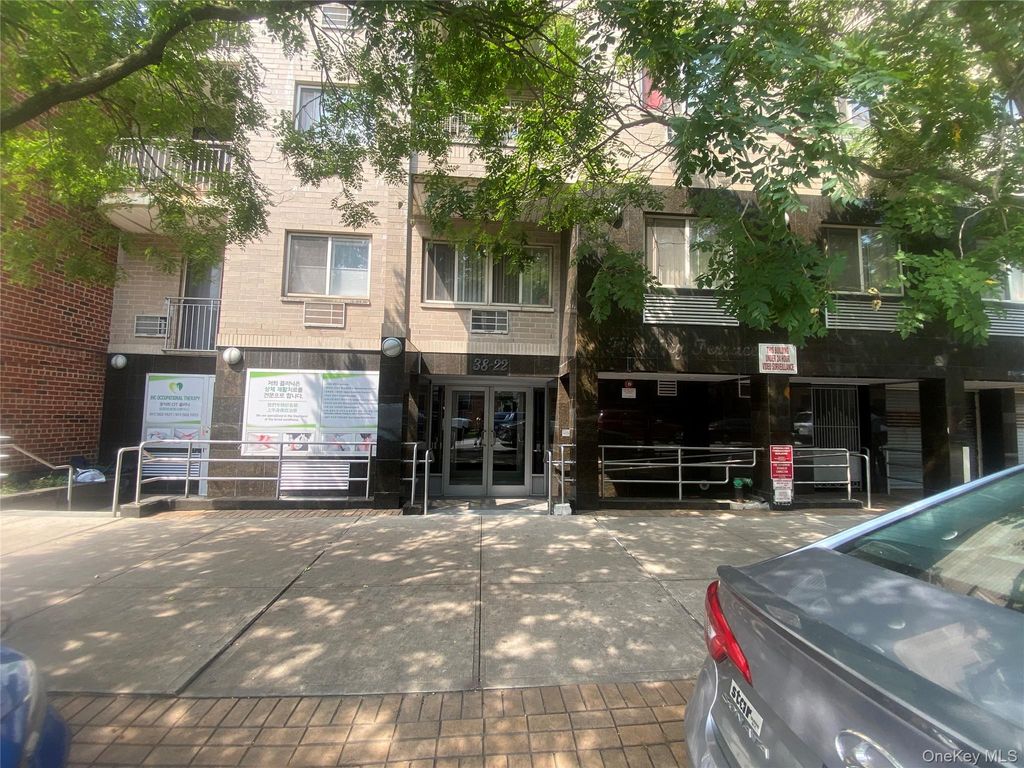 3822 147th Street 5B, Flushing, NY 11354