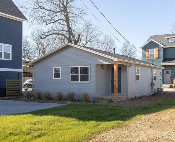 1659 S Brooks Avenue, Fayetteville, AR 72701