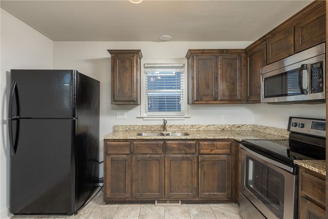 1659 S Brooks Avenue, Fayetteville, AR 72701