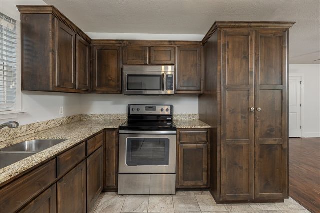 1659 S Brooks Avenue, Fayetteville, AR 72701