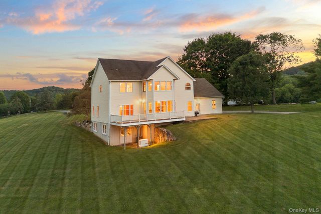 128 Old Pawling Road, Pawling, NY 12564