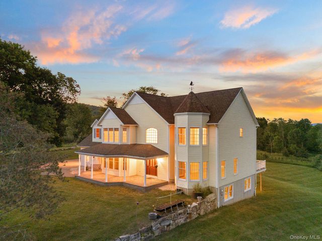 128 Old Pawling Road, Pawling, NY 12564