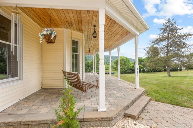 128 Old Pawling Road, Pawling, NY 12564