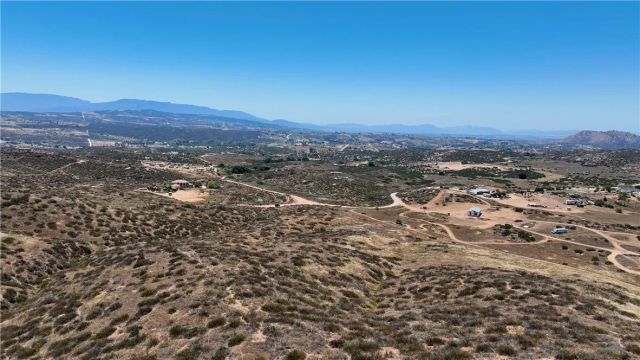 1 Intrepid, Temecula, CA 92592