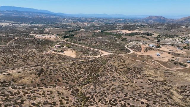 1 Intrepid, Temecula, CA 92592