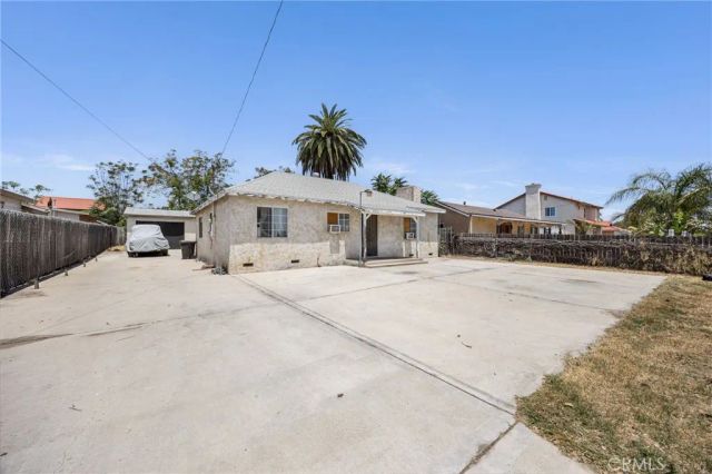 15670 Ceres Avenue, Fontana, CA 92335