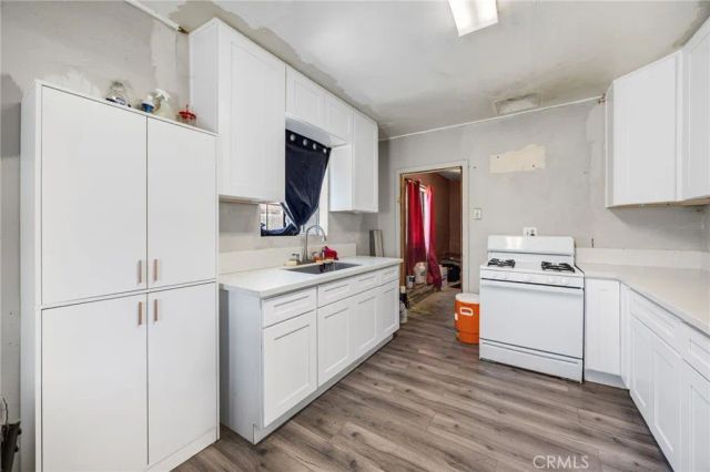 15670 Ceres Avenue, Fontana, CA 92335