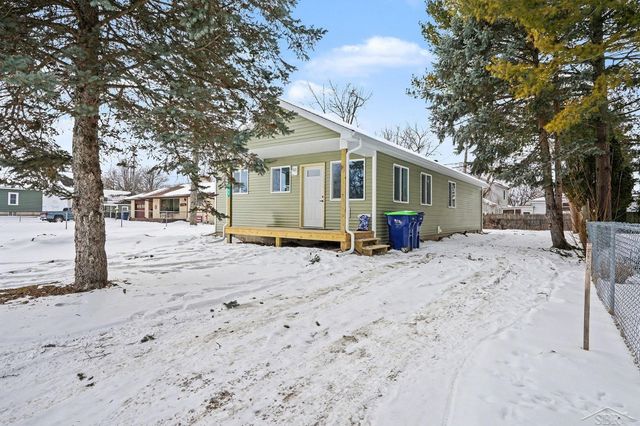 220 S Sherman Street, Bay City, MI 48708