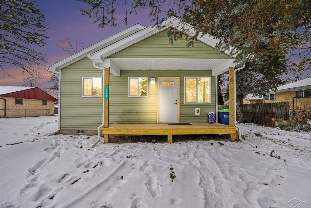 220 S Sherman Street, Bay City, MI 48708