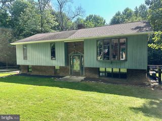 1233 GLATCO LODGE RD, Hanover, PA 17331