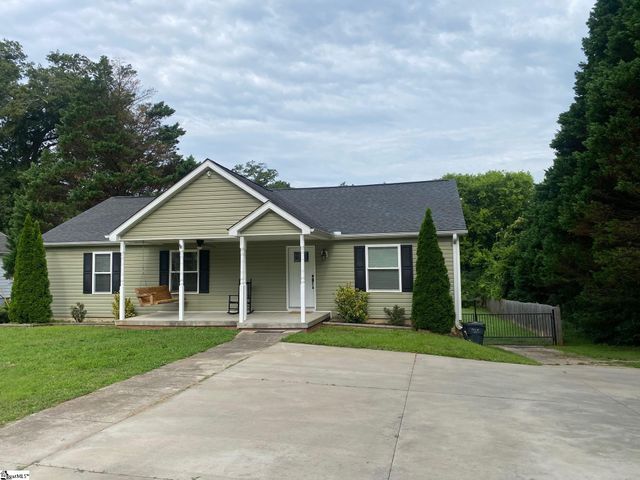 224 Irby Avenue, Laurens, SC 29360