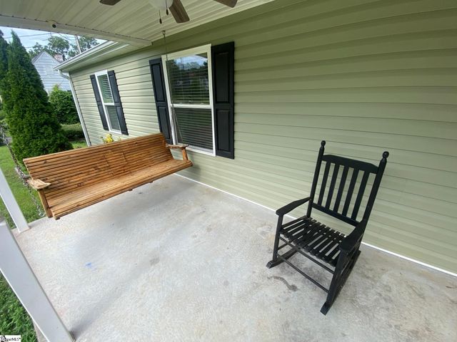 224 Irby Avenue, Laurens, SC 29360