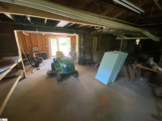 224 Irby Avenue, Laurens, SC 29360