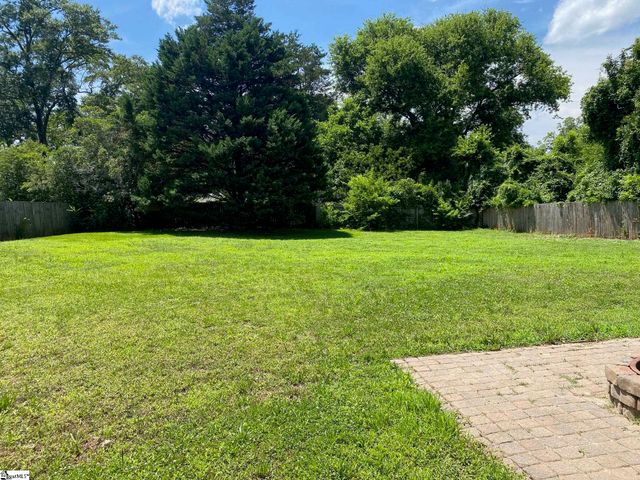 224 Irby Avenue, Laurens, SC 29360