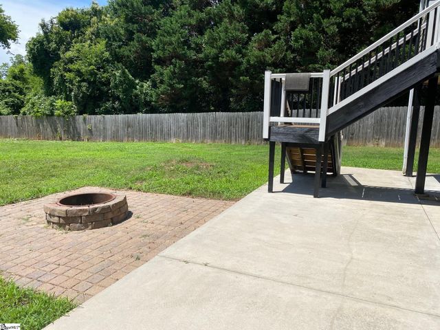 224 Irby Avenue, Laurens, SC 29360