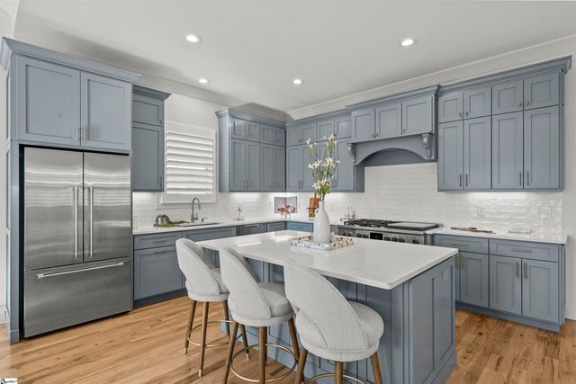 10 Harris Street, Greenville, SC 29601