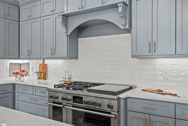 10 Harris Street, Greenville, SC 29601